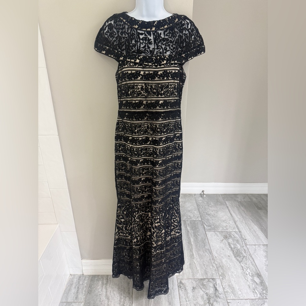 Jovani Black and Cream Lace Maxi Dress - Evening Gown - Size 10 - Picture 1 of 16